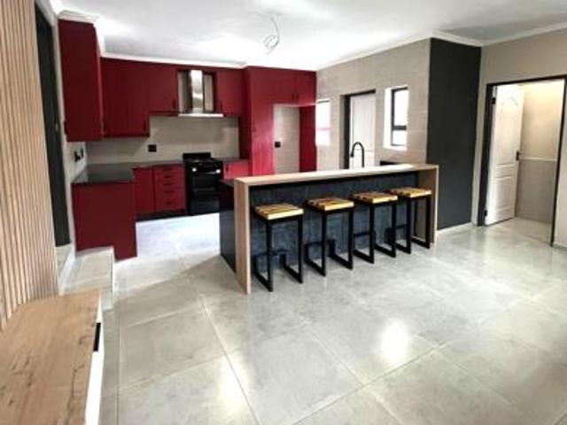 2 Bedroom Garden Cottage in Noordheuwel
