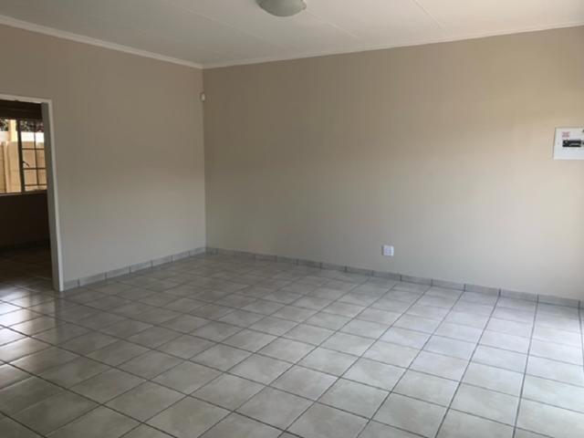2 Bedroom Garden Cottage in Northmead