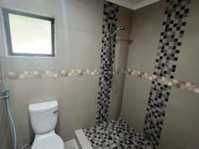 2 Bedroom Garden Cottage in Sarnia
