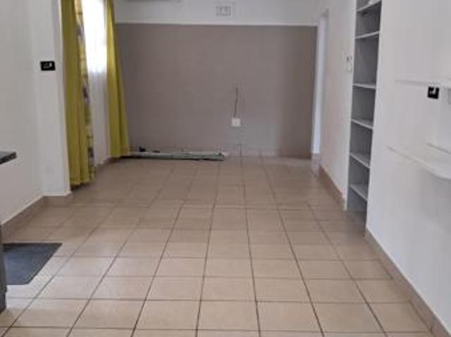 2 Bedroom Garden Cottage in Shakaskraal