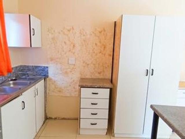 2 Bedroom Garden Cottage in Shallcross