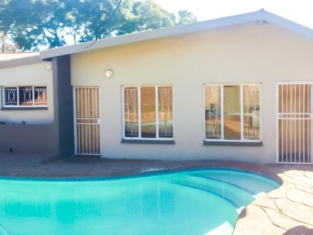 2 Bedroom Garden Cottage in Sinoville