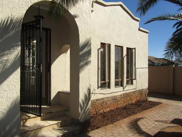 2 Bedroom Garden Cottage in Sydenham