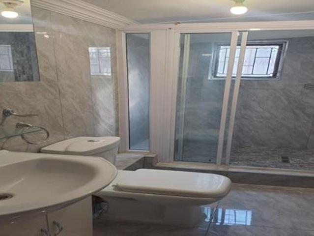 2 Bedroom Garden Cottage in Park Hill