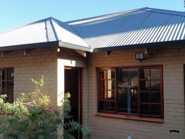 2 Bedroom Garden Cottage in Parkwood
