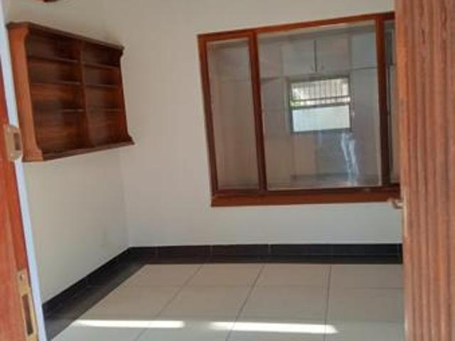 2 Bedroom Garden Cottage in President Park