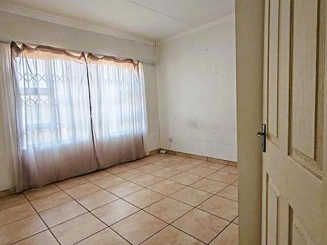 2 Bedroom Garden Cottage in Rosashof