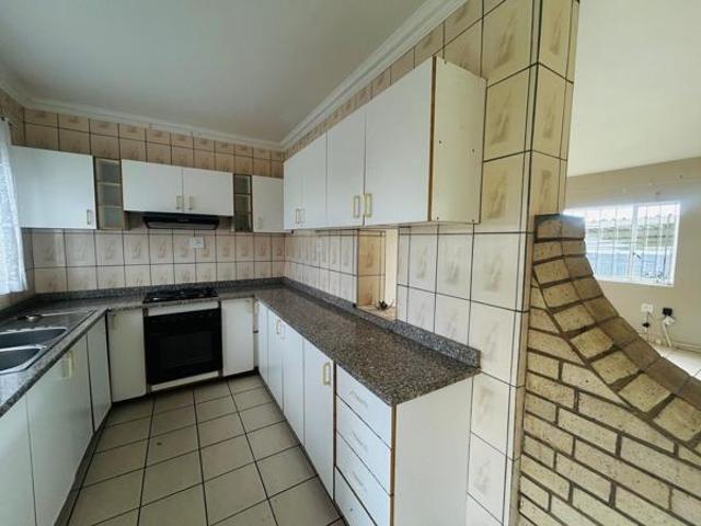 2 Bedroom Garden Cottage in Woodlands
