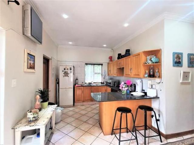 2 Bedroom Garden Cottage in Waterkloof