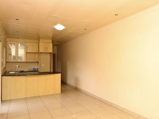 2 Bedroom Garden Cottage in Weltevreden Park