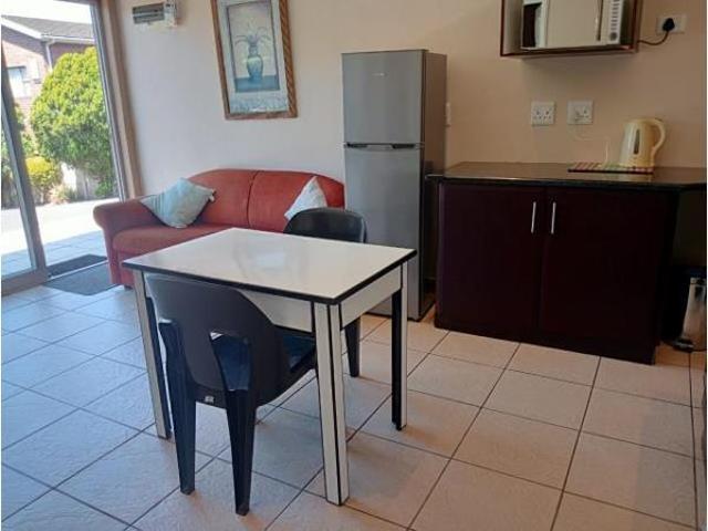 2 Bedroom Garden Cottage in Winklespruit