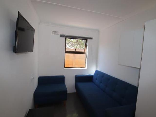 2 Bedroom Garden Cottage in Table View