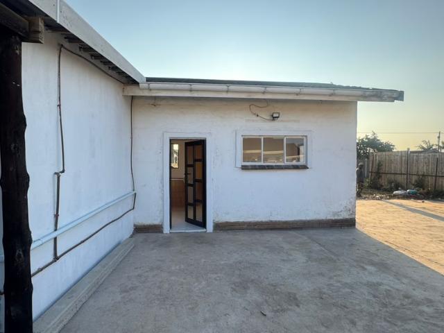 2 Bedroom Garden Cottage To Let in Howick West