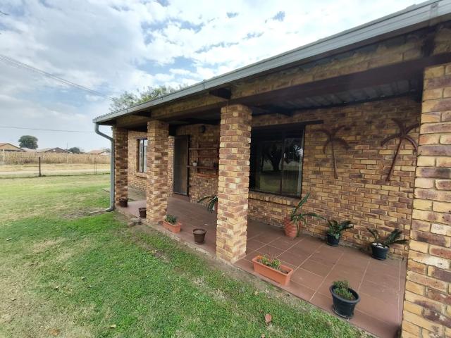 2 Bedroom Garden Cottage To Let in Riversdale