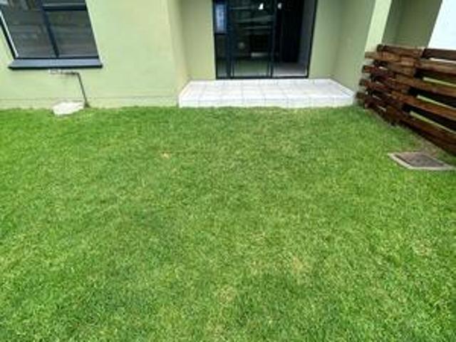 2 bedroom grount unit for rent in si.