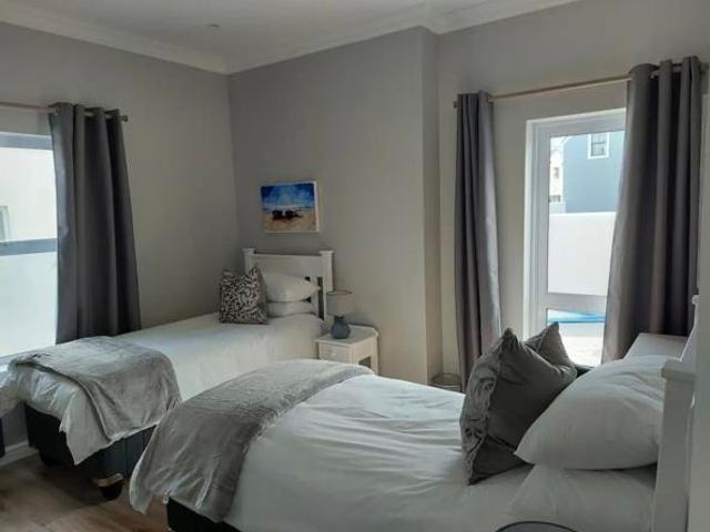 2 Bedroom Duet in Westcliff