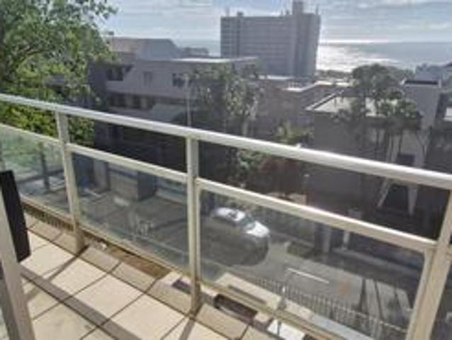2 bedroom duplex on the market in margate