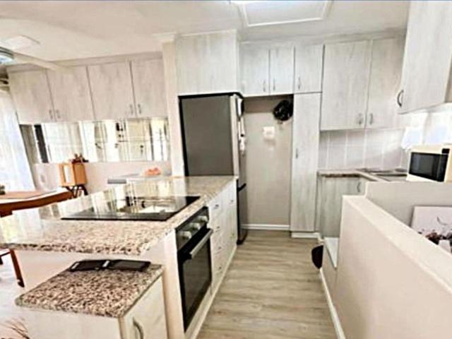 2 Bedroom duplex apartment for sale in Sunningdale, Umhlanga
