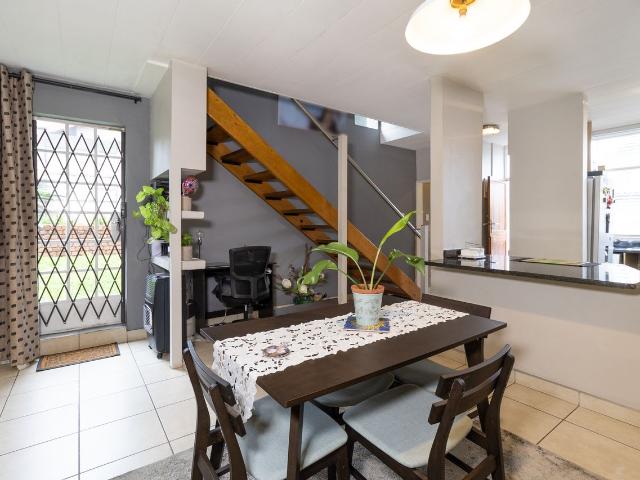 2 Bedroom Duplex For Sale in Murrayfield