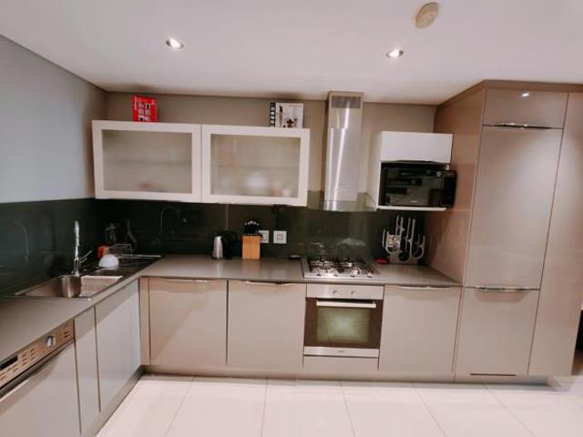 2 Bedroom Duplex in Melrose
