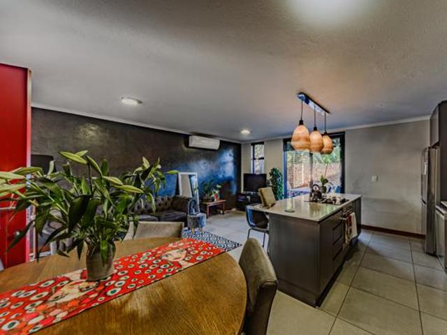 2 Bedroom Duplex in Menlo Park