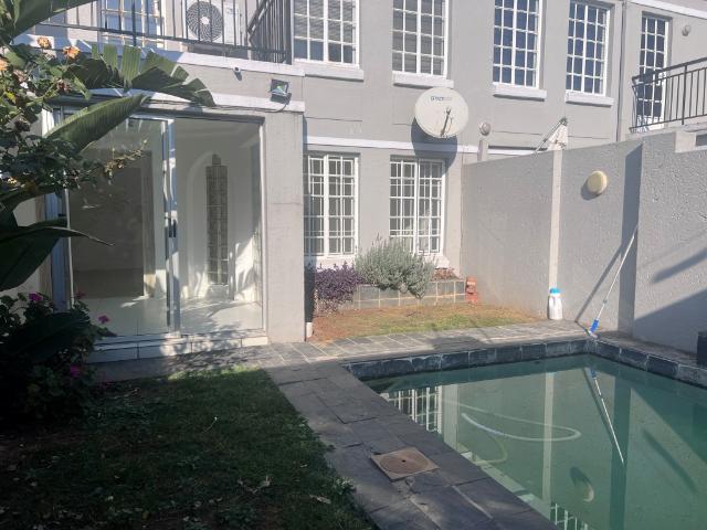 2 Bedroom Duplex in Morningside