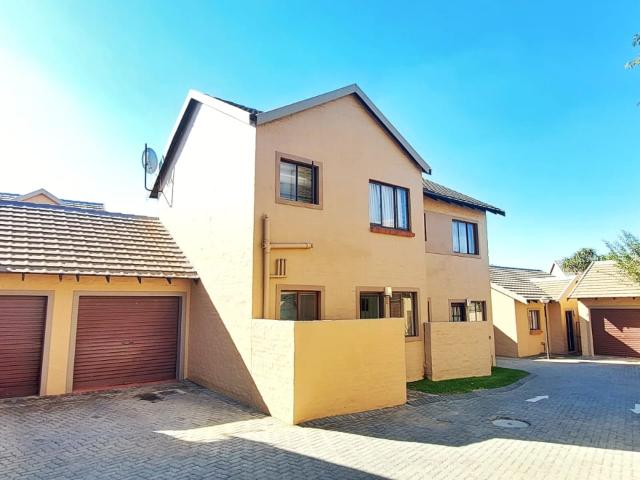 2 Bedroom Duplex in Carlswald