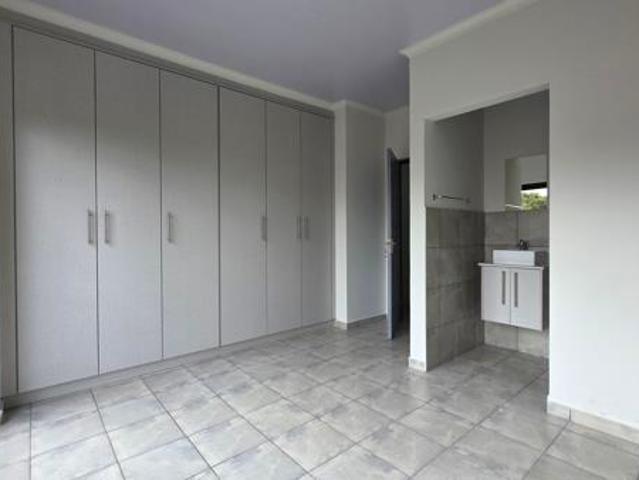 2 Bedroom Duplex in Clubview