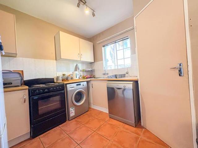2 Bedroom Duplex in Die Hoewes