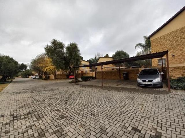 2 Bedroom Duplex in Heuwelsig Estate