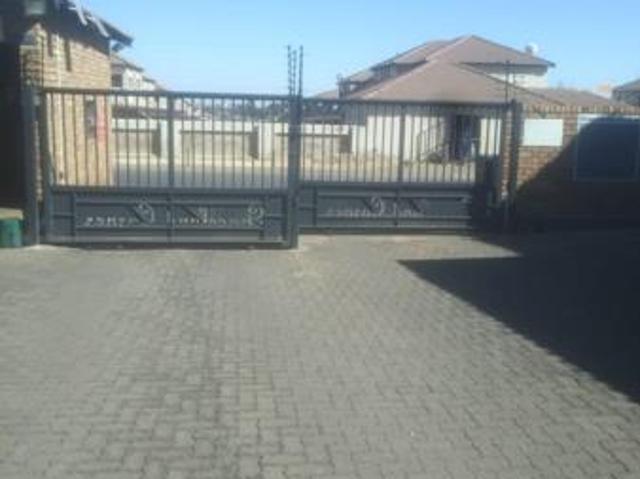 2 Bedroom Duplex in Elspark