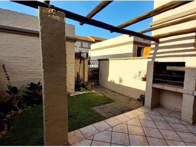 2 Bedroom Duplex in Garsfontein