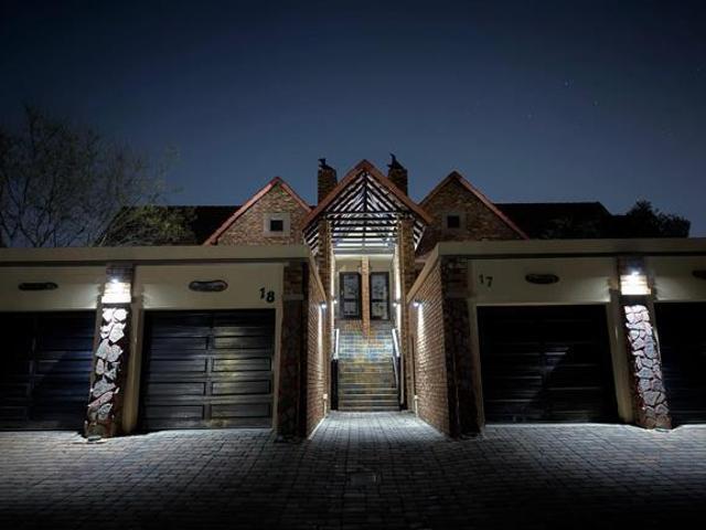 2 Bedroom Duplex in Glen Marais