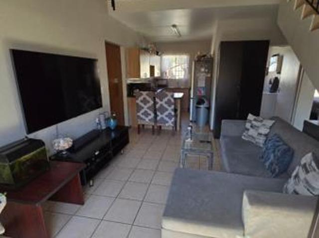2 Bedroom Duplex in Halfway Gardens