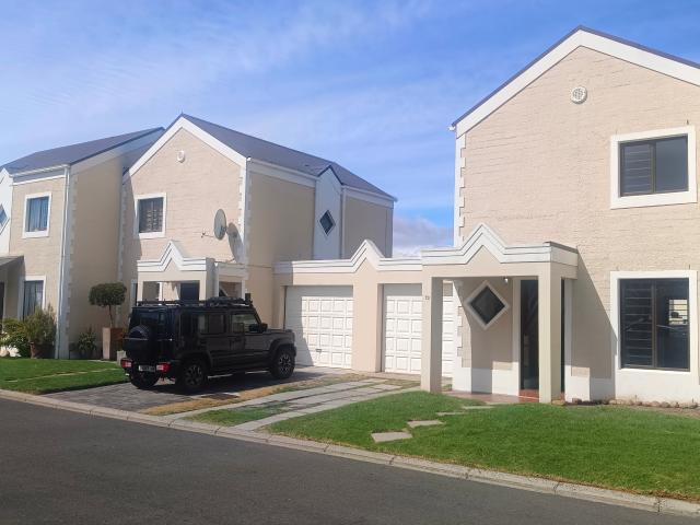 2 Bedroom Duplex in Heritage Park