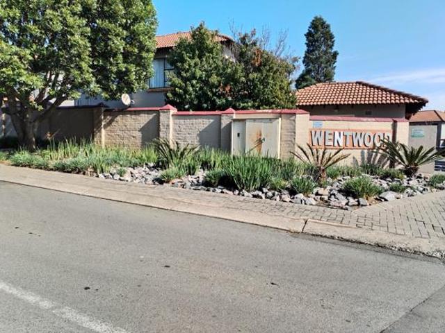 2 Bedroom Duplex in Heuwelsig Estate