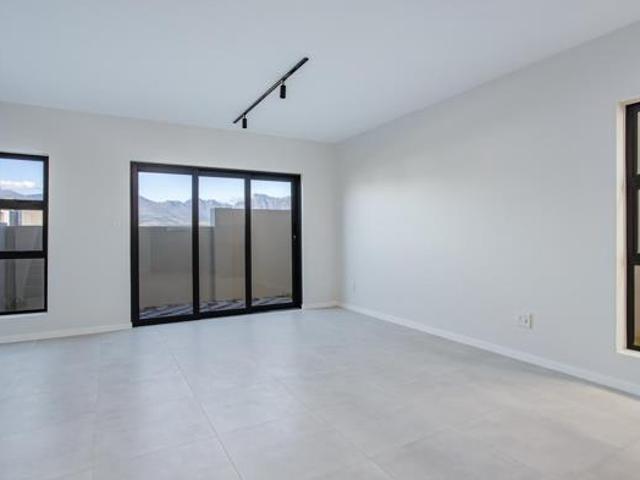 2 Bedroom Duplex in Honeydew Country Estate