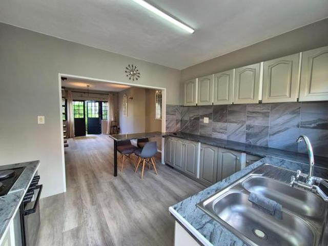 2 Bedroom Duplex in Hout Bay Central