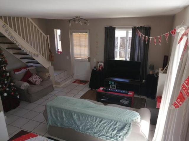 2 Bedroom Duplex in Kenilworth