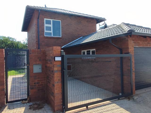 2 Bedroom Duplex in Krugersdorp North