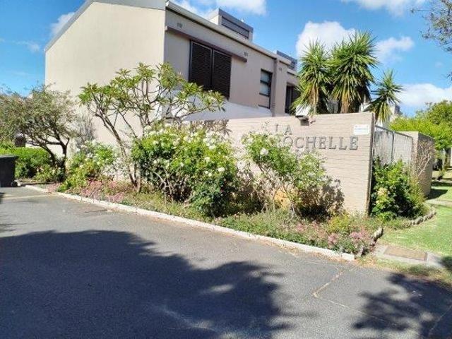 2 Bedroom Duplex in La Rochelle
