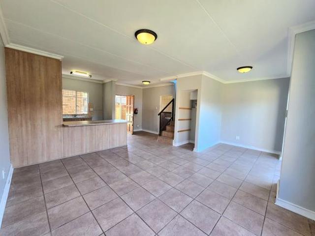 2 Bedroom Duplex in Langenhoven Park