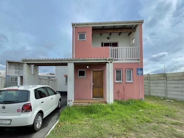 2 Bedroom Duplex in Ruyterwacht