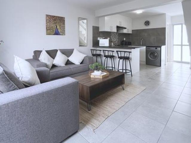 2 Bedroom Duplex in Stratford Green