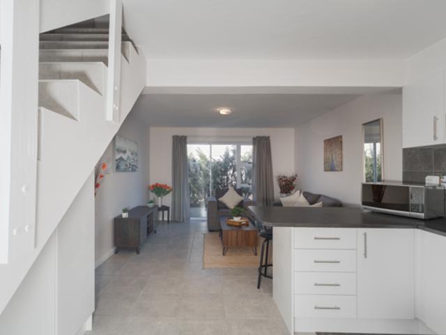 2 Bedroom Duplex in Stratford Green