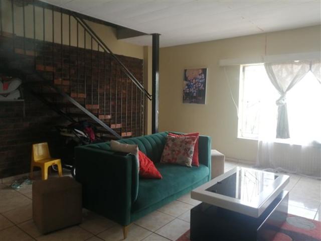 2 Bedroom Duplex in Sunnyside