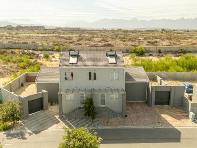 2 Bedroom Duplex in Sunset Glen