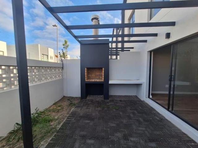 2 Bedroom Duplex in Sandown