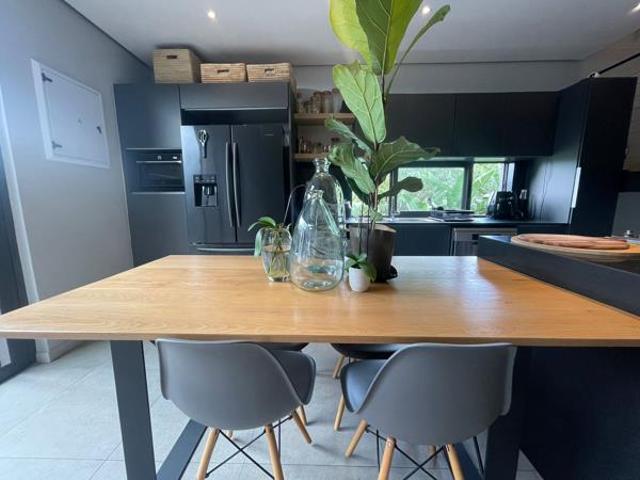 2 Bedroom Duplex in Sheffield Beach