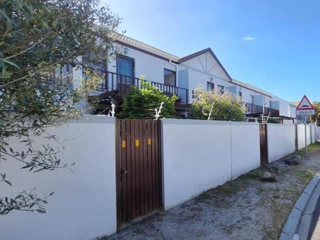 2 Bedroom Duplex in Table View